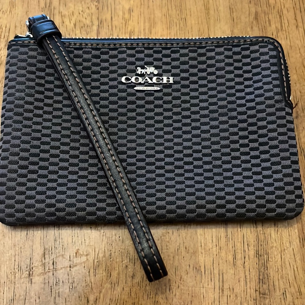 NWOT Coach Wristlet